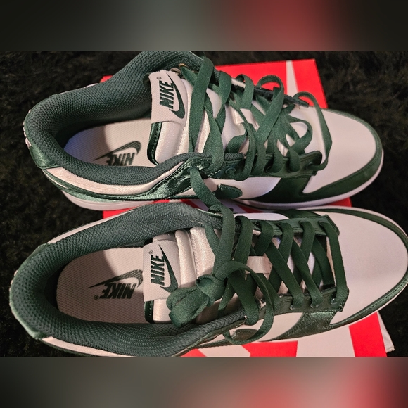 Wmns Dunk Low 'Satin Green - Sold - Picture 3 of 12